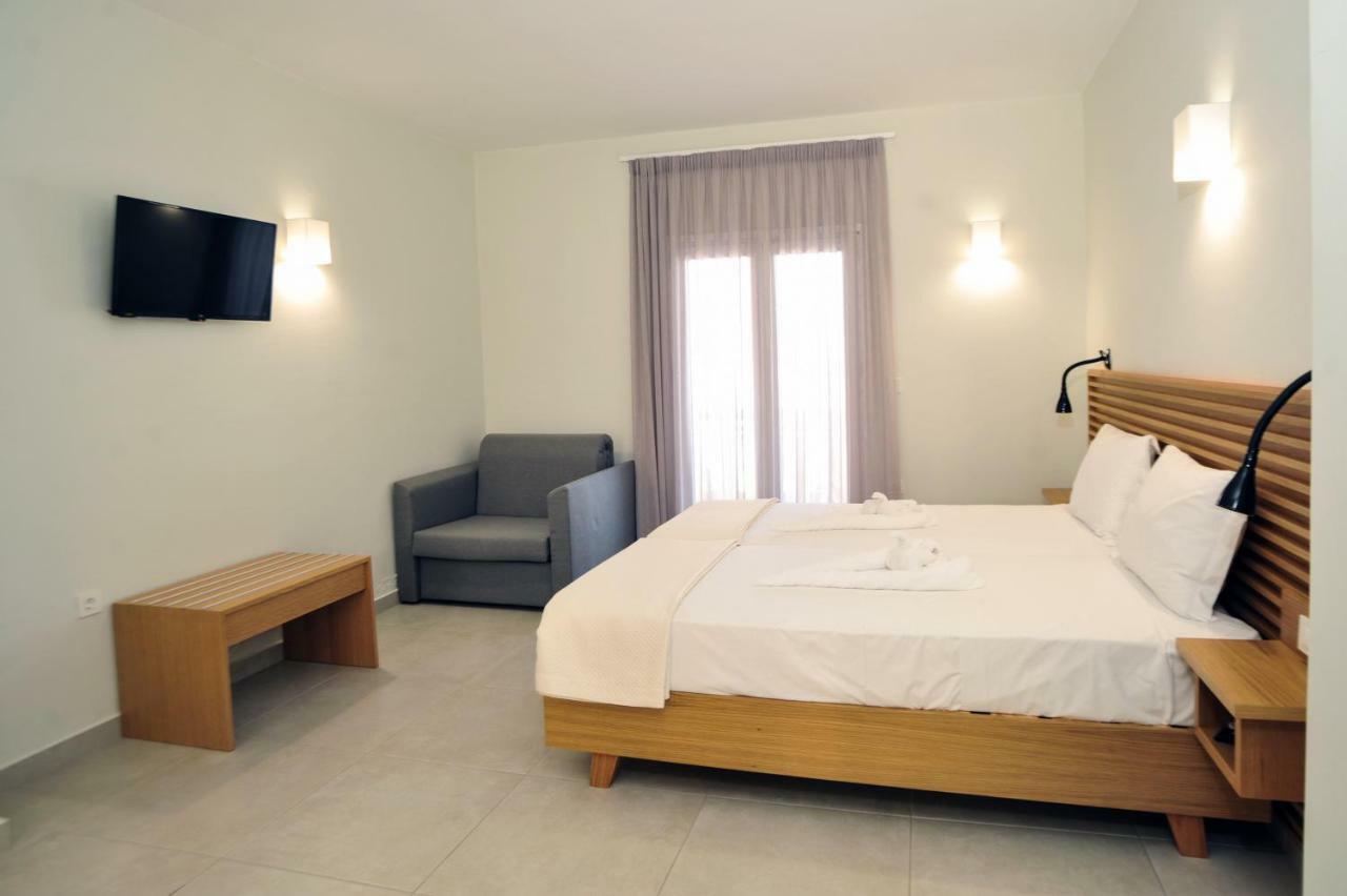 Mithos Premium Rooms Agia Marina Exterior foto